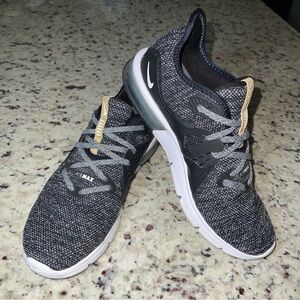 Nike Air Max Sequent 3 Black Size 8.5 908993-011 Women’s Lace Up Round Toe